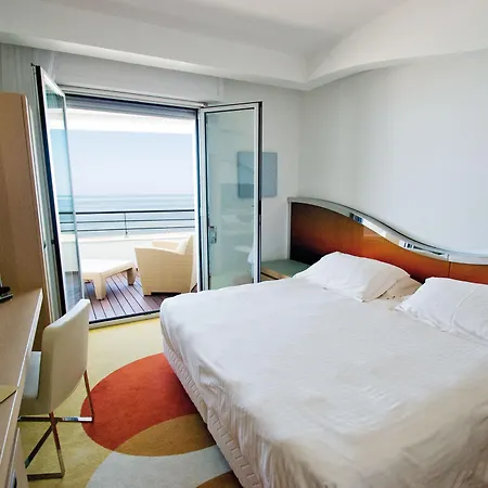 Waldorf- Premier 5*