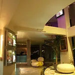 Waldorf- Premier Hotel