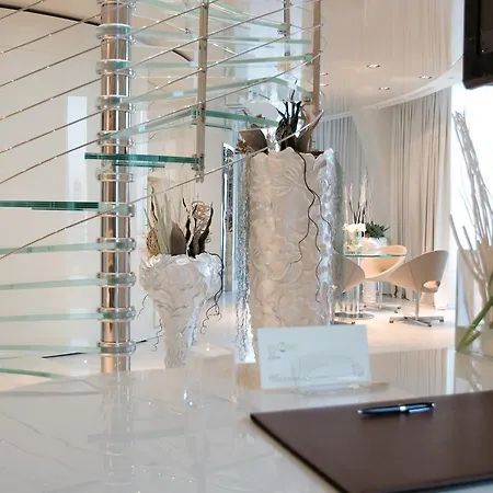 瓦尔多夫普瑞米尔度假酒店 酒店 5*