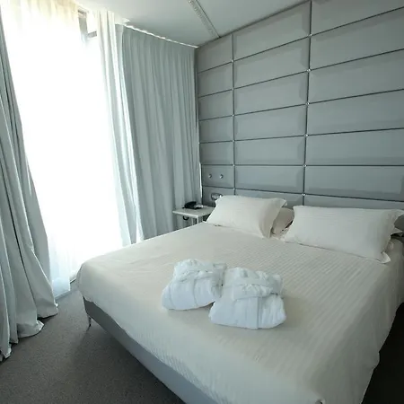 Hotel Waldorf- Premier