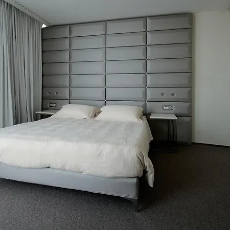 瓦尔多夫普瑞米尔度假酒店