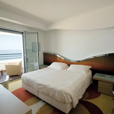 瓦尔多夫普瑞米尔度假酒店