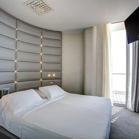 Waldorf- Premier Hotel 5*