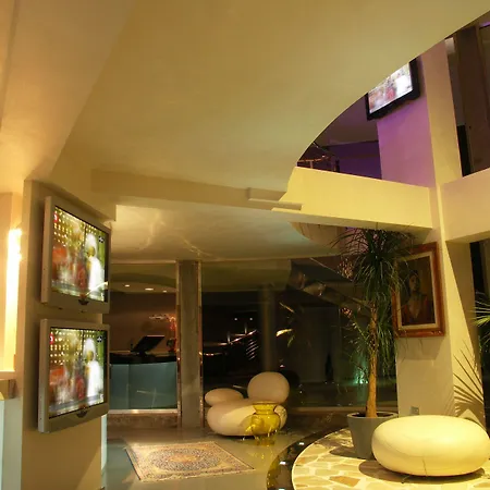 瓦尔多夫普瑞米尔度假酒店 酒店