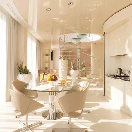 Hotel Waldorf- Premier