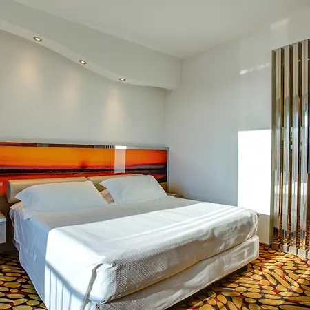 Hotel Waldorf- Premier