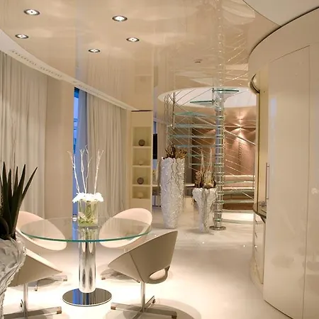 瓦尔多夫普瑞米尔度假酒店 酒店