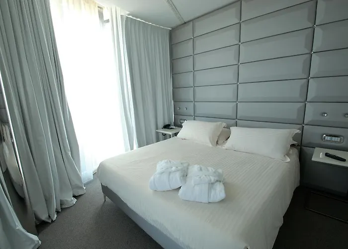 Hotel Waldorf- Premier