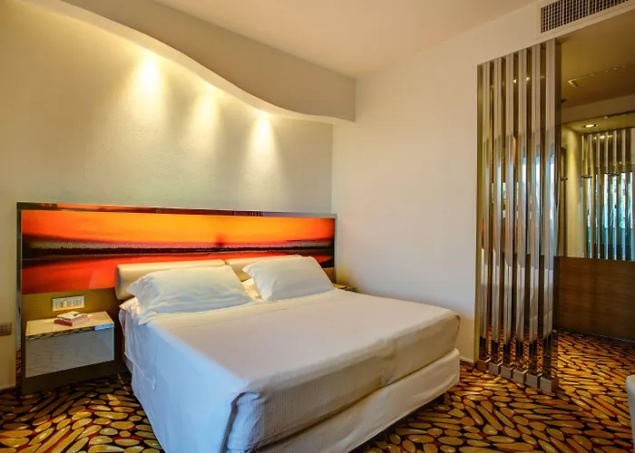 Waldorf- Premier فندق 5*