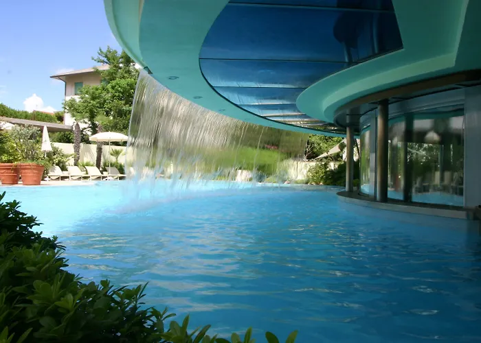 فندق Waldorf- Premier 5*