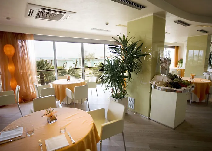 Waldorf- Premier 5* ميلانو ماريتيما