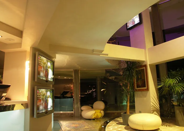 Waldorf- Premier Hotel