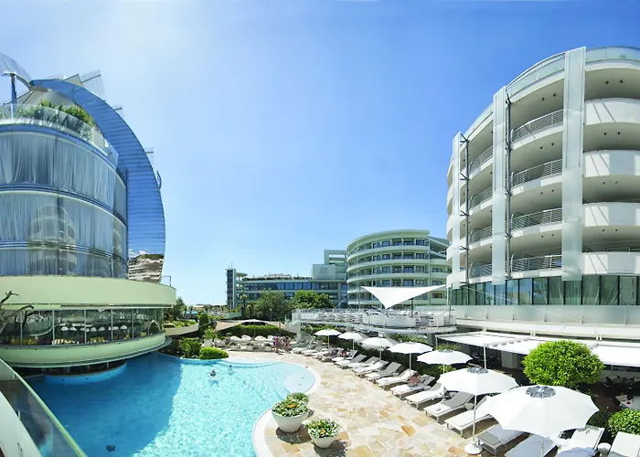 Waldorf- Premier 5* ميلانو ماريتيما